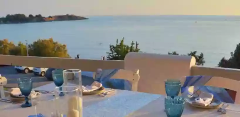 Flyers Pefkos
